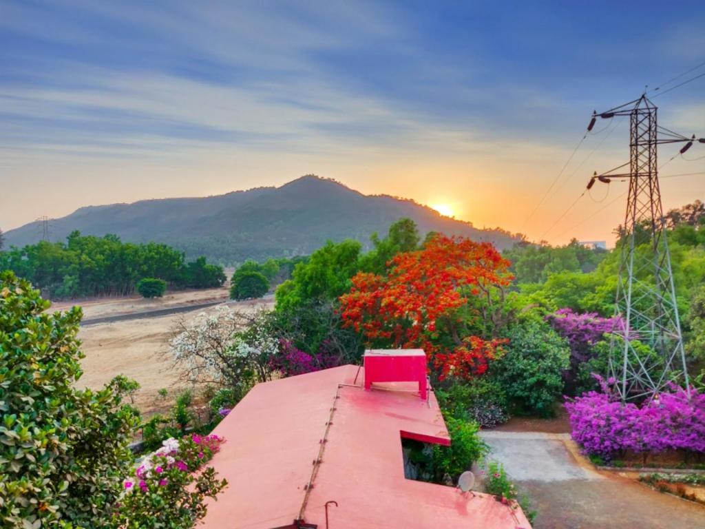 Lake View Resort Lonavla Exterior foto