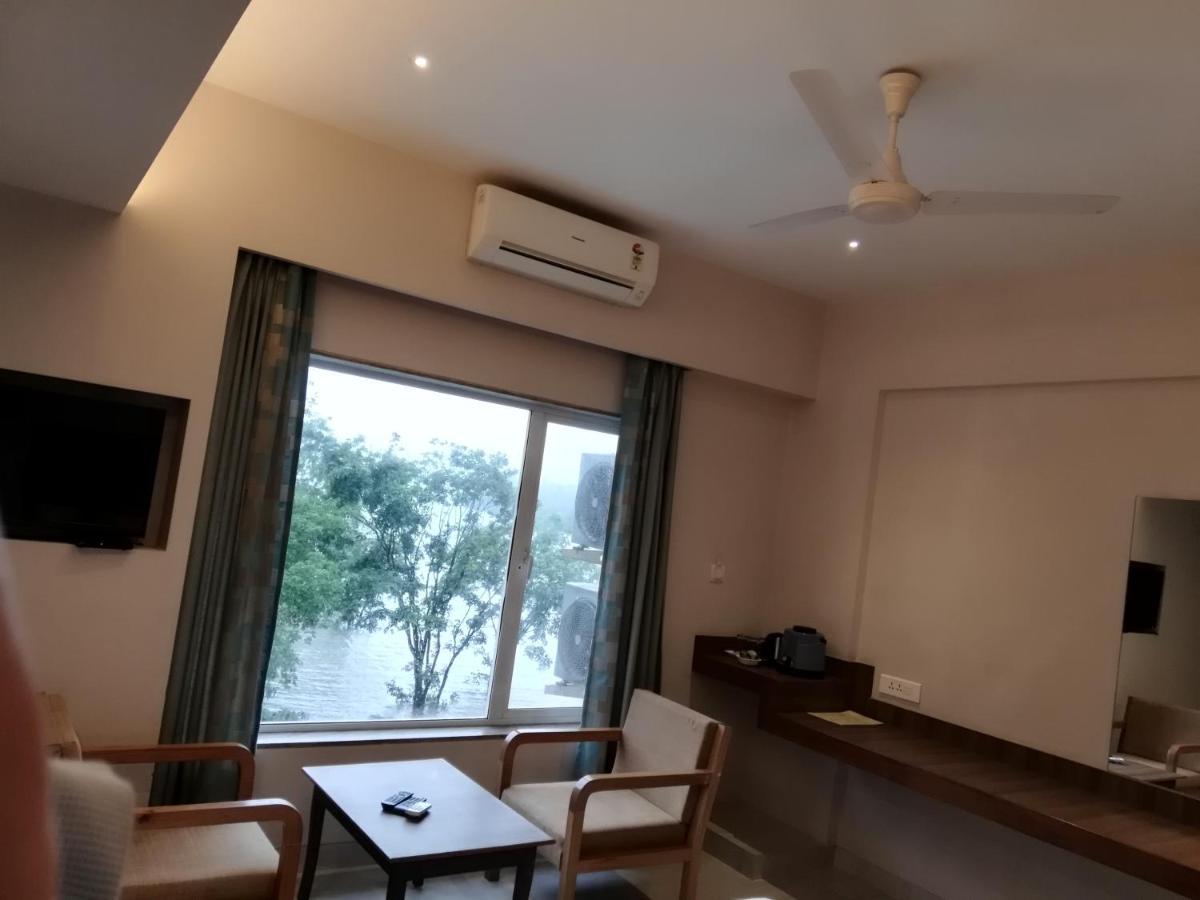 Lake View Resort Lonavla Exterior foto