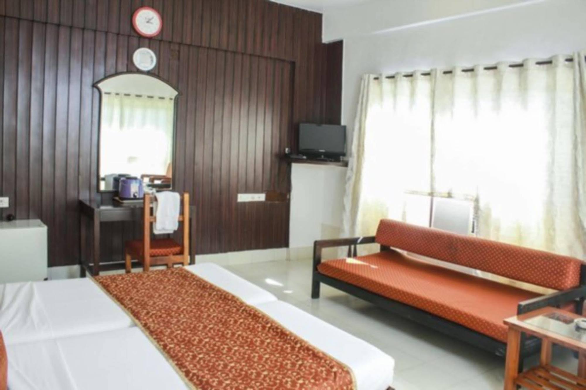 Lake View Resort Lonavla Exterior foto